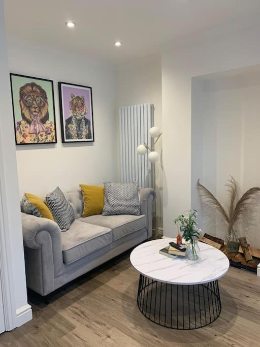 Alto - Lovely 2 Bedroom Serviced Apartment Bristol By Mint Stays Bagian luar foto